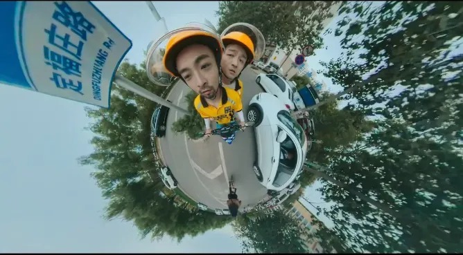 电影人的白日梦，工具要不要卖身？