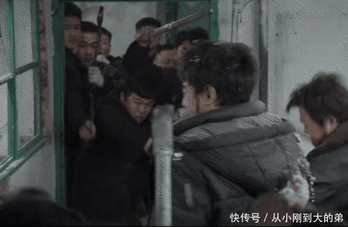 开播仅1天，就成飙升榜“扛把子”，包贝尔《老狗》凭啥这么生猛