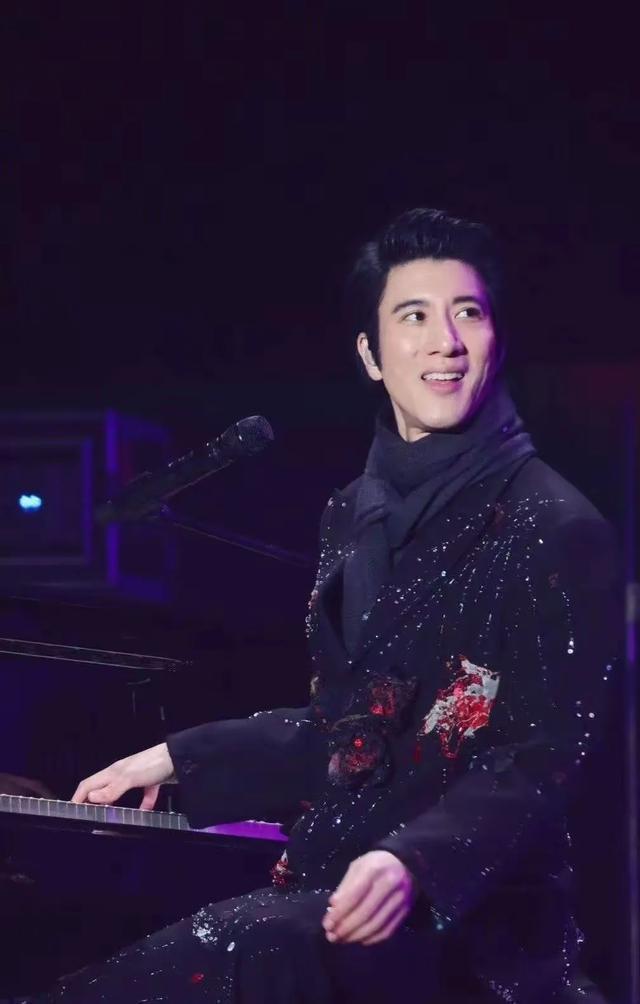 王力宏南昌演唱会炸裂！30年音乐传奇燃爆英雄城，全场泪崩