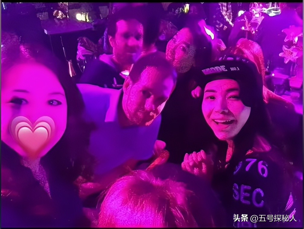 英国女婿过年回村杀猪，回村前是金融精英，回村后是农活小弟！