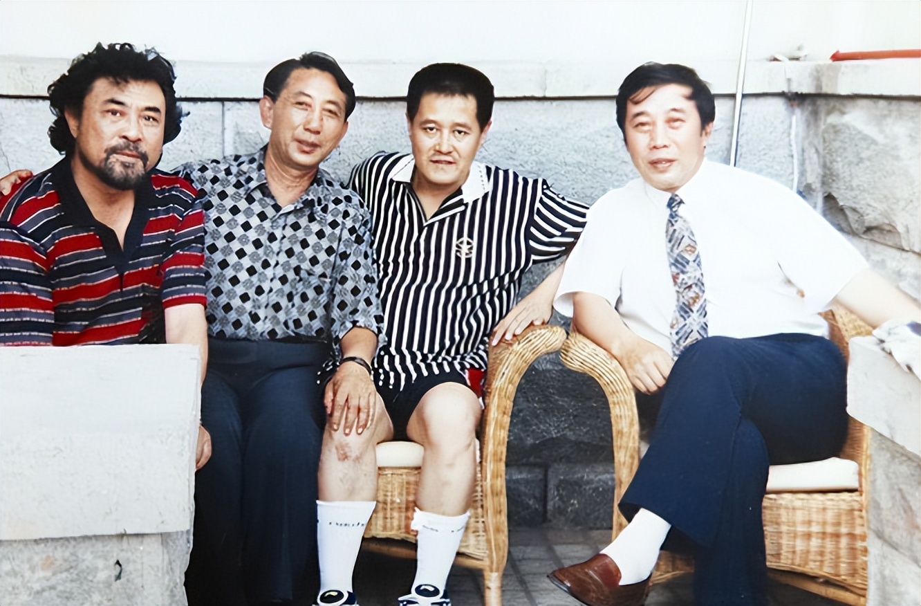 赵本山长子赵铁蛋因病去世，女儿成网红，上亿家产花落谁家?