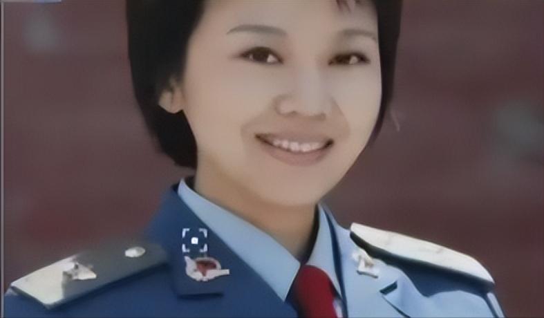 “风情女人”闫妮：离婚后曾多次“老牛吃嫩草”，53岁为何还未婚