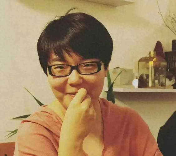 骗朱丹1600万的人原来是她，她让朱丹倾家荡产，朱丹让她社死全网