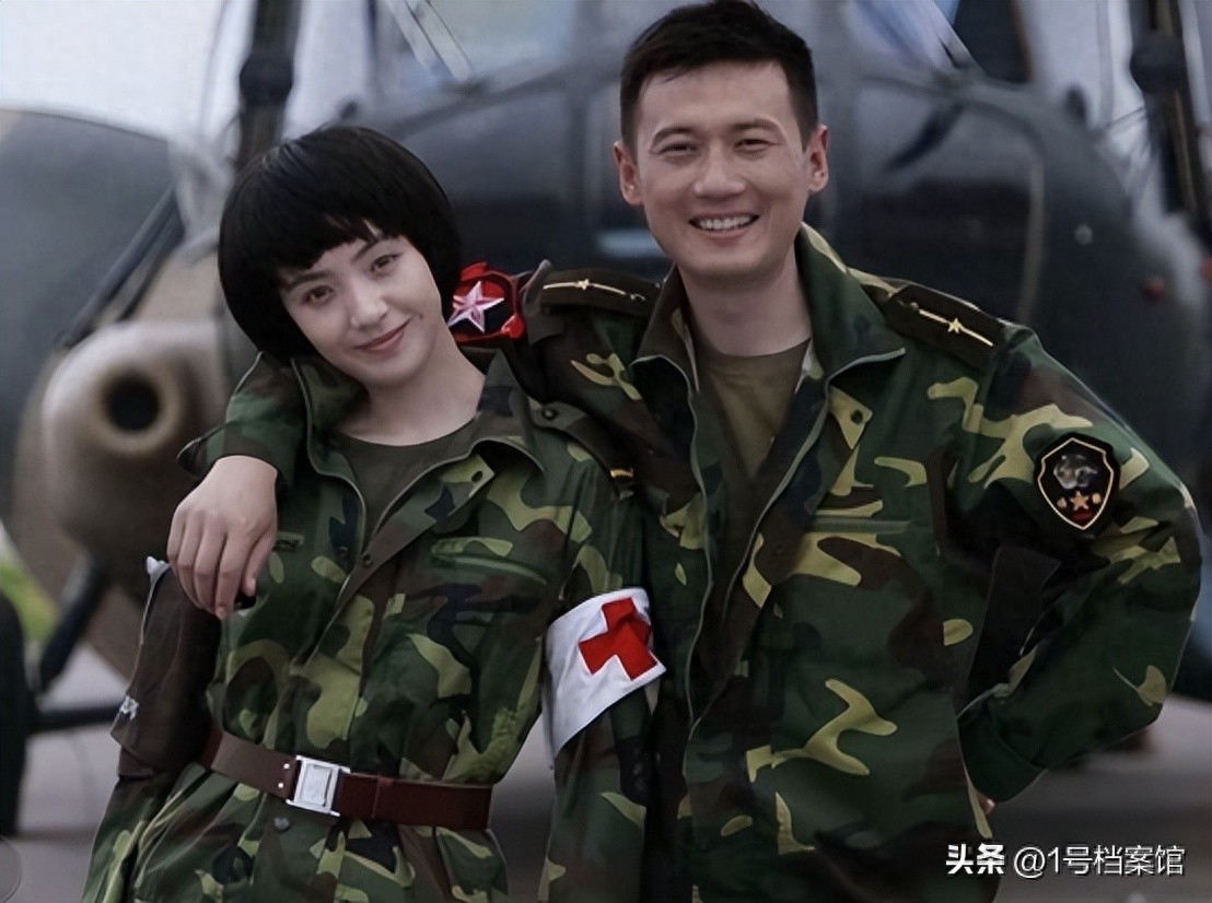 原来《火凤凰》中的父女现实是夫妻，结婚已有16年，孩子都15岁了
