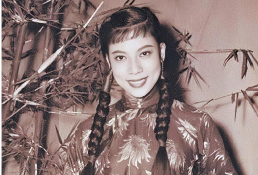 一生未婚，无儿无女，提前办理遗体捐献，90岁的罗兰比琼瑶更清醒