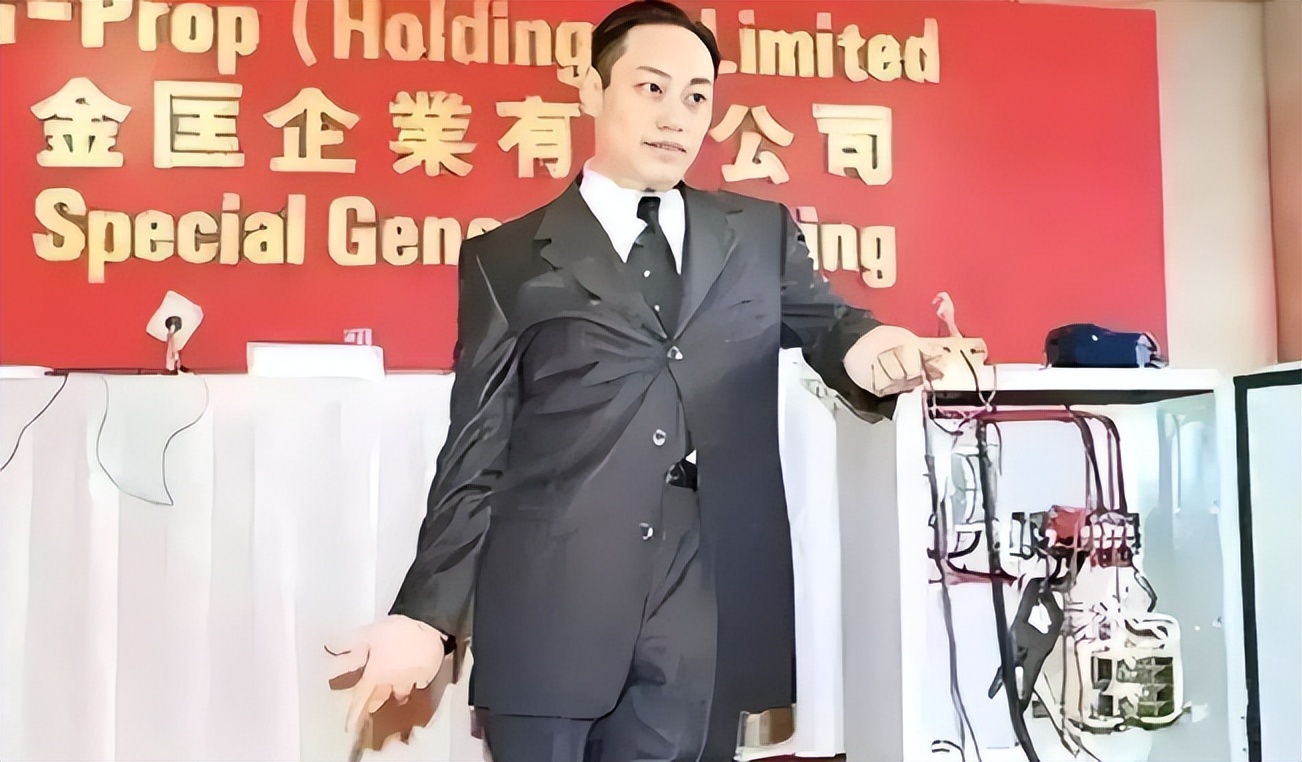 15位明星情妇，每人百万包养费，比刘銮雄还阔气，只可惜结局凄惨