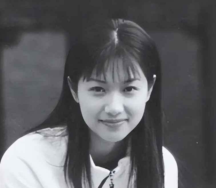 从19岁起男人不断，至今还没玩够，“风流才女”徐静蕾现形记