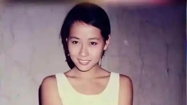 叶童为何一生丁克？本以为是丈夫背叛，看了原因才知她的清醒