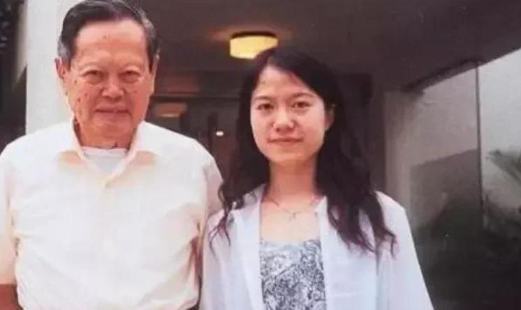 翁帆：28岁时嫁82岁杨振宁，照顾他到100岁了，我的婚姻有笑有泪