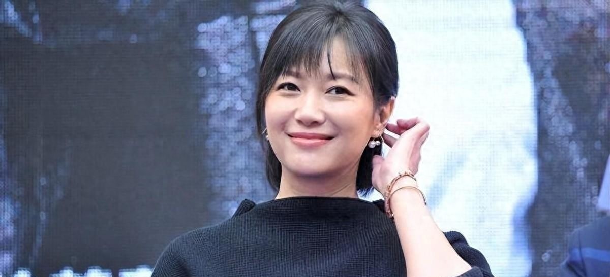 从19岁起男人不断，至今还没玩够，“风流才女”徐静蕾现形记