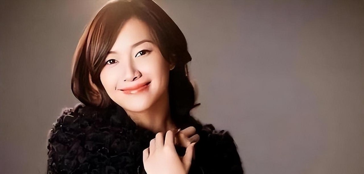 从19岁起男人不断，至今还没玩够，“风流才女”徐静蕾现形记