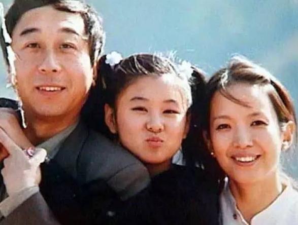 原来她就是冯巩的“女儿”？从不拍吻戏，如今年近40的她仍像18岁