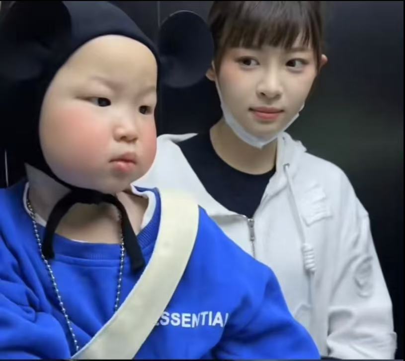 两千万网红瑶一瑶，从一岁开始赚钱，至今4岁还没有上幼儿园