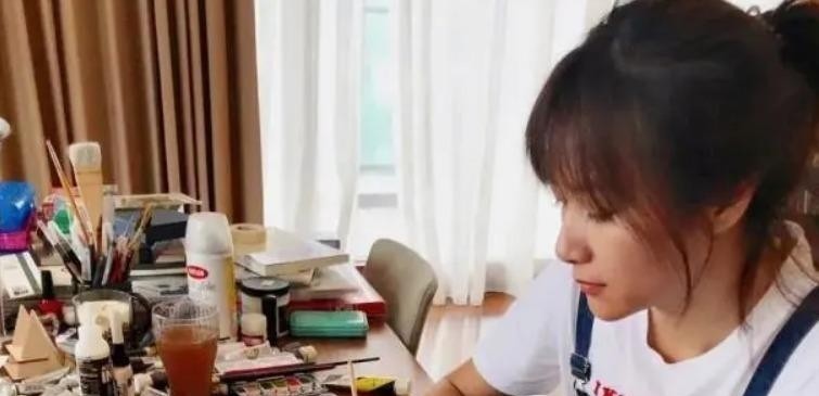从19岁起男人不断，至今还没玩够，“风流才女”徐静蕾现形记