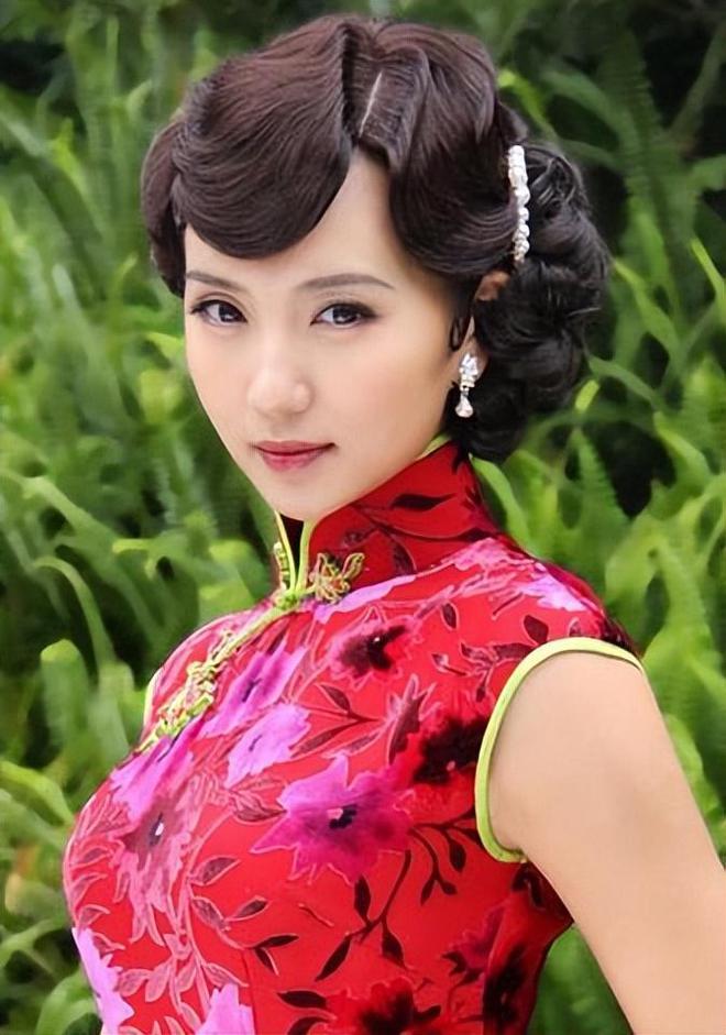 “万人迷”陈好：30岁嫁给二婚刘海峰，婚后连生3胎如今十分幸福