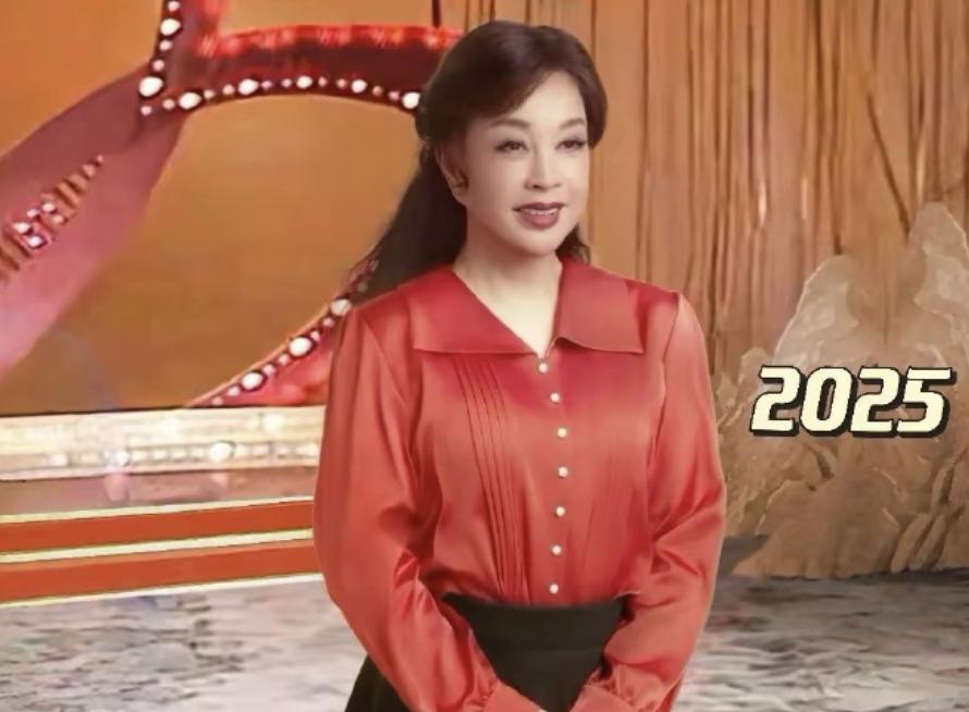王菲“虾片耳环”预售已排到3月！42年前刘晓庆春晚同款也再次走红